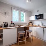 Irena Apartman *